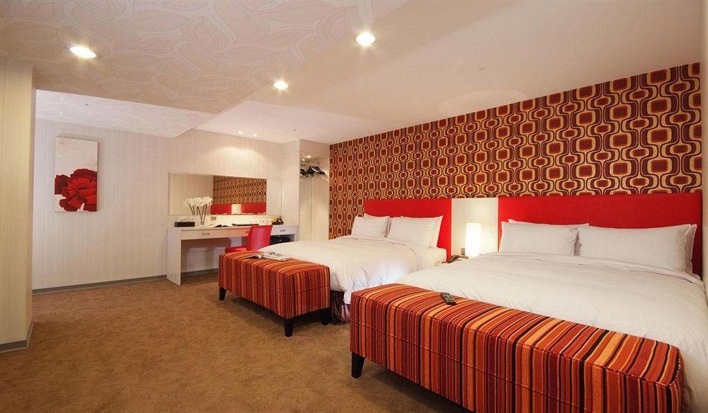 Hotel Leisure 台中輕行旅 Zewnętrze zdjęcie