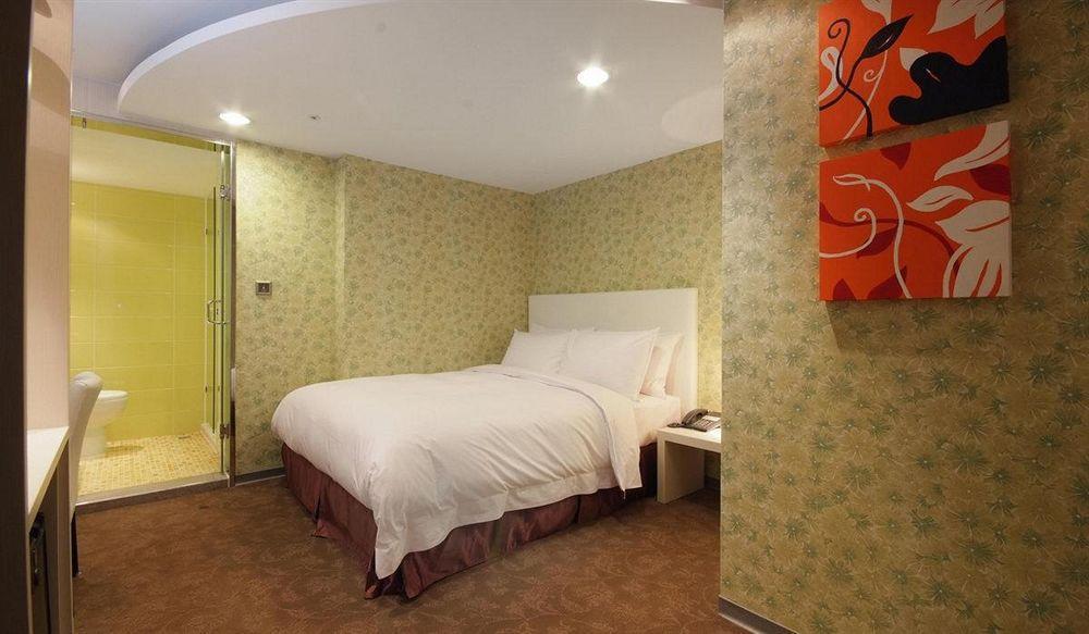 Hotel Leisure 台中輕行旅 Zewnętrze zdjęcie